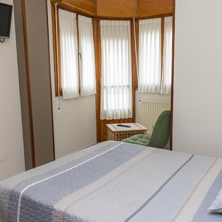 Hotel Plaza Onís Kültér fotó