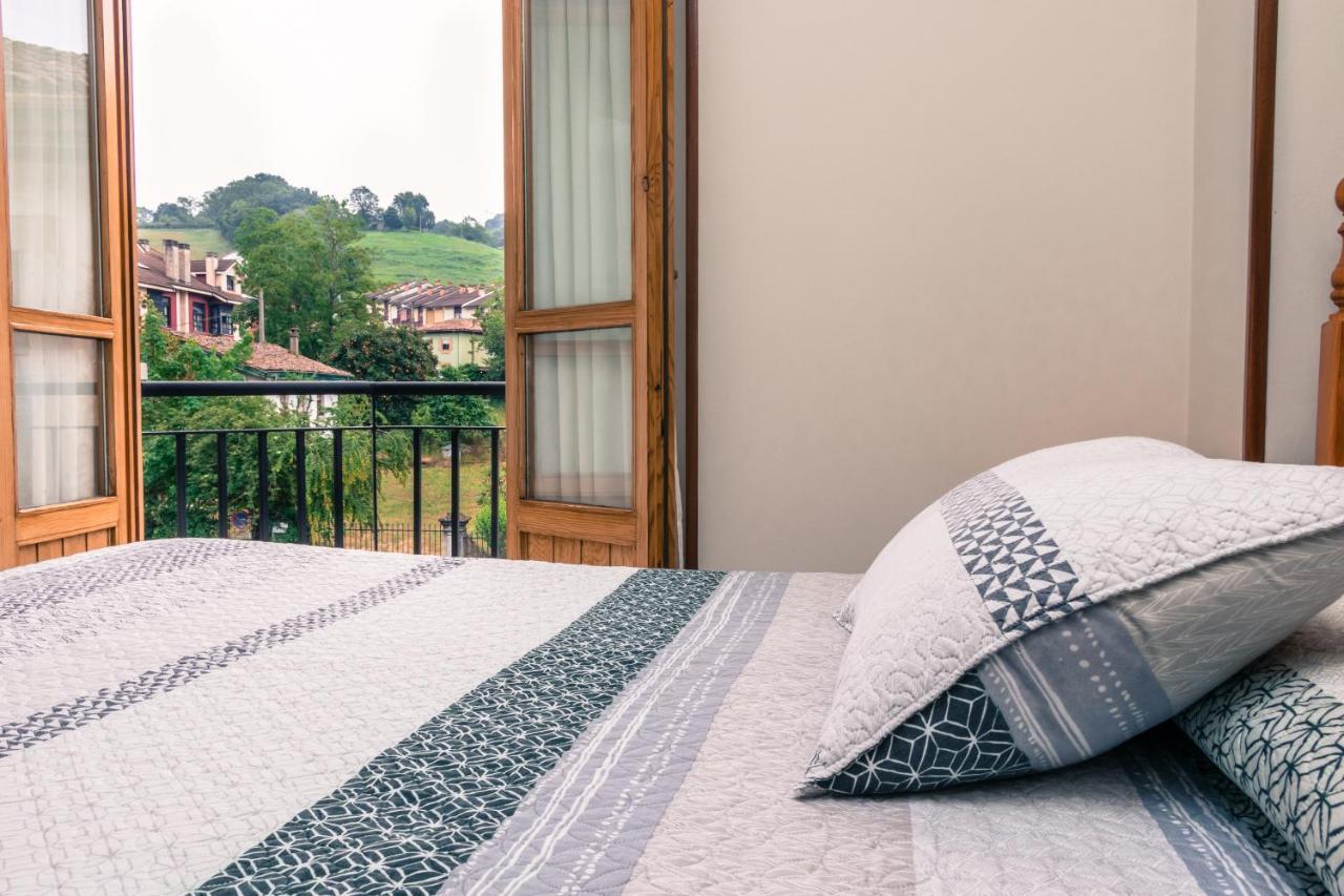 Hotel Plaza Onís Kültér fotó