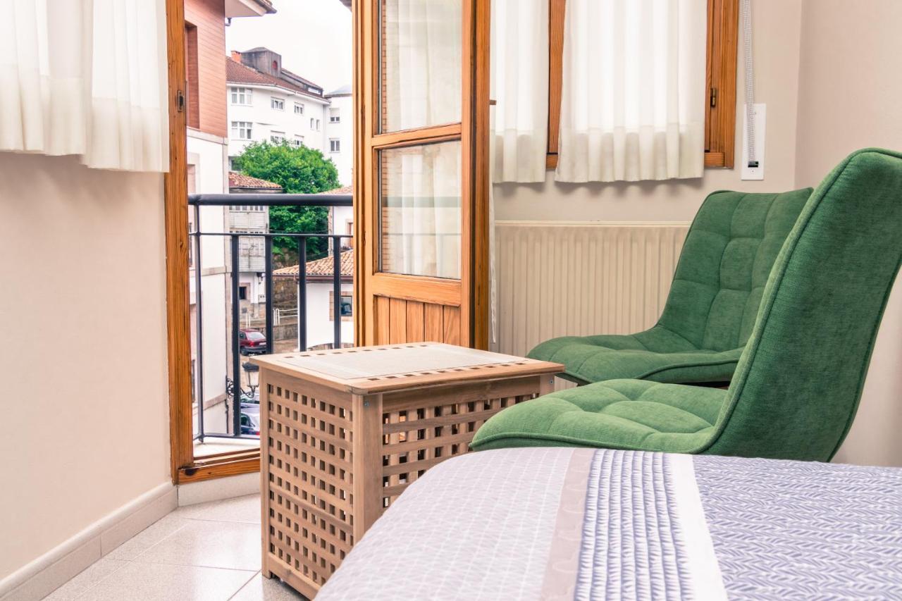 Hotel Plaza Onís Kültér fotó