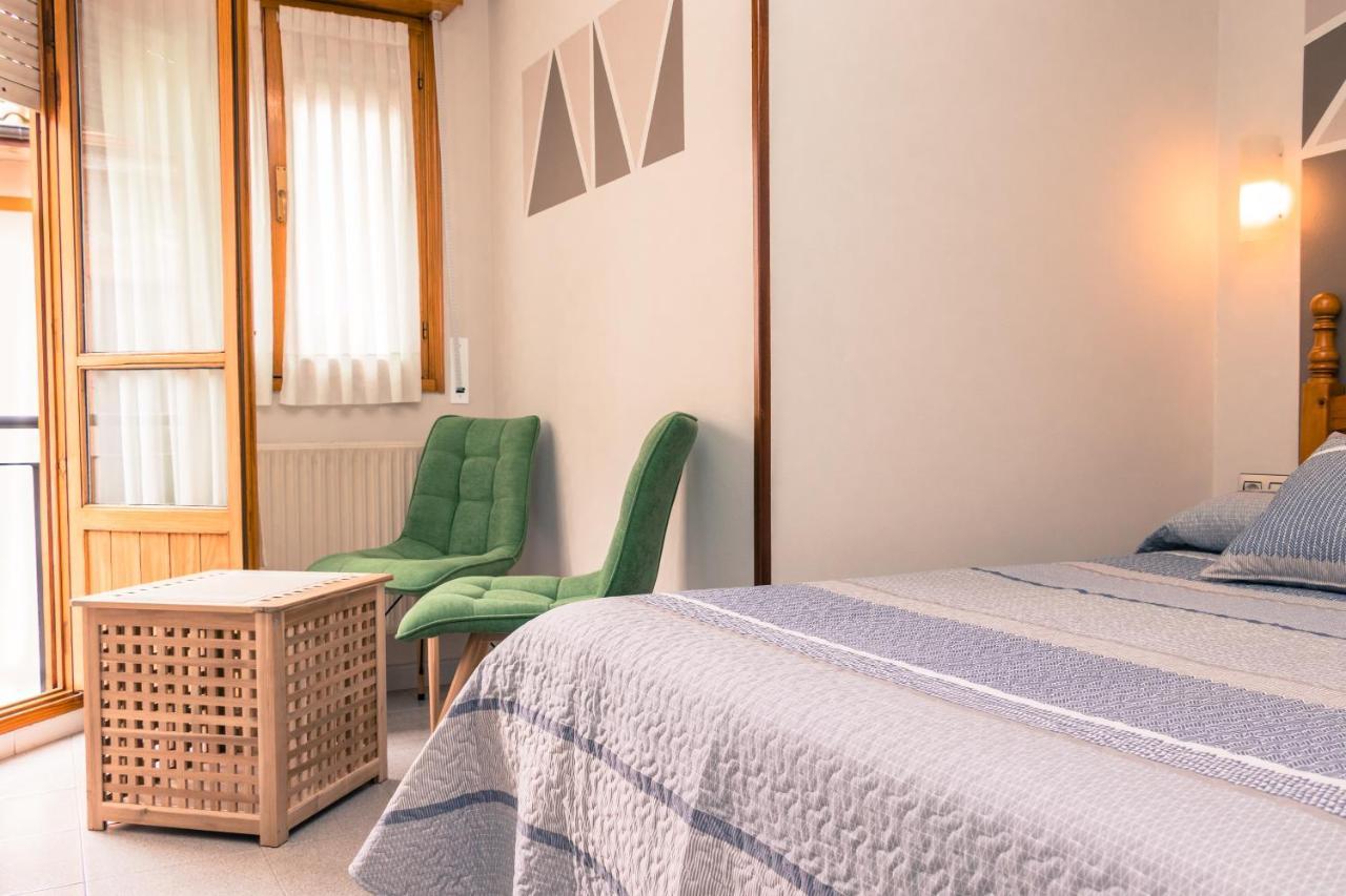 Hotel Plaza Onís Kültér fotó