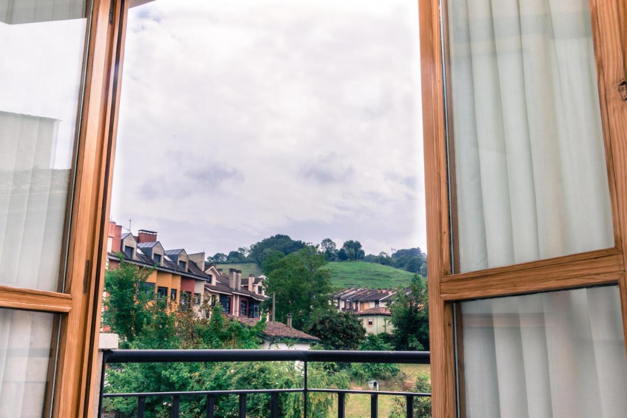 Hotel Plaza Onís Kültér fotó