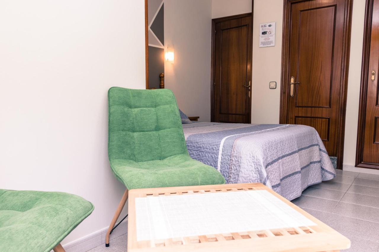 Hotel Plaza Onís Kültér fotó