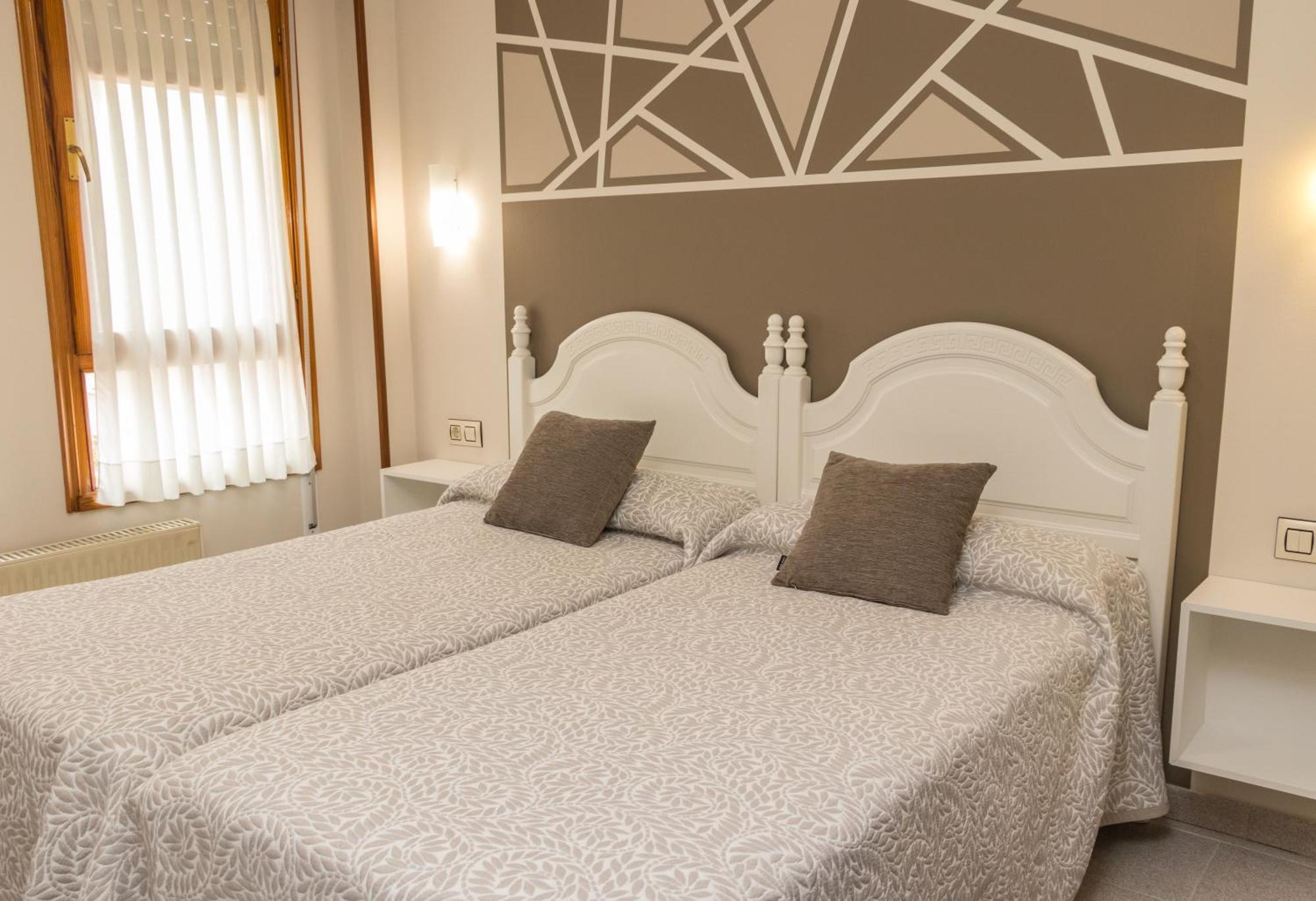 Hotel Plaza Onís Kültér fotó