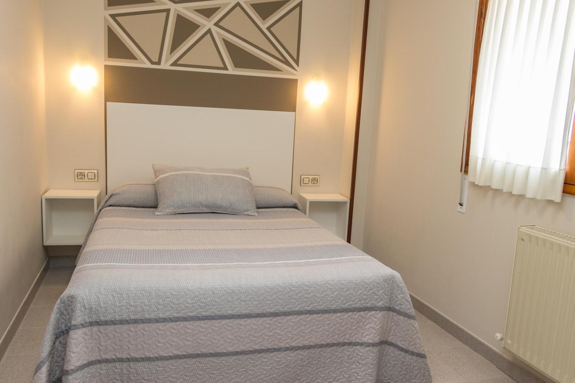 Hotel Plaza Onís Kültér fotó