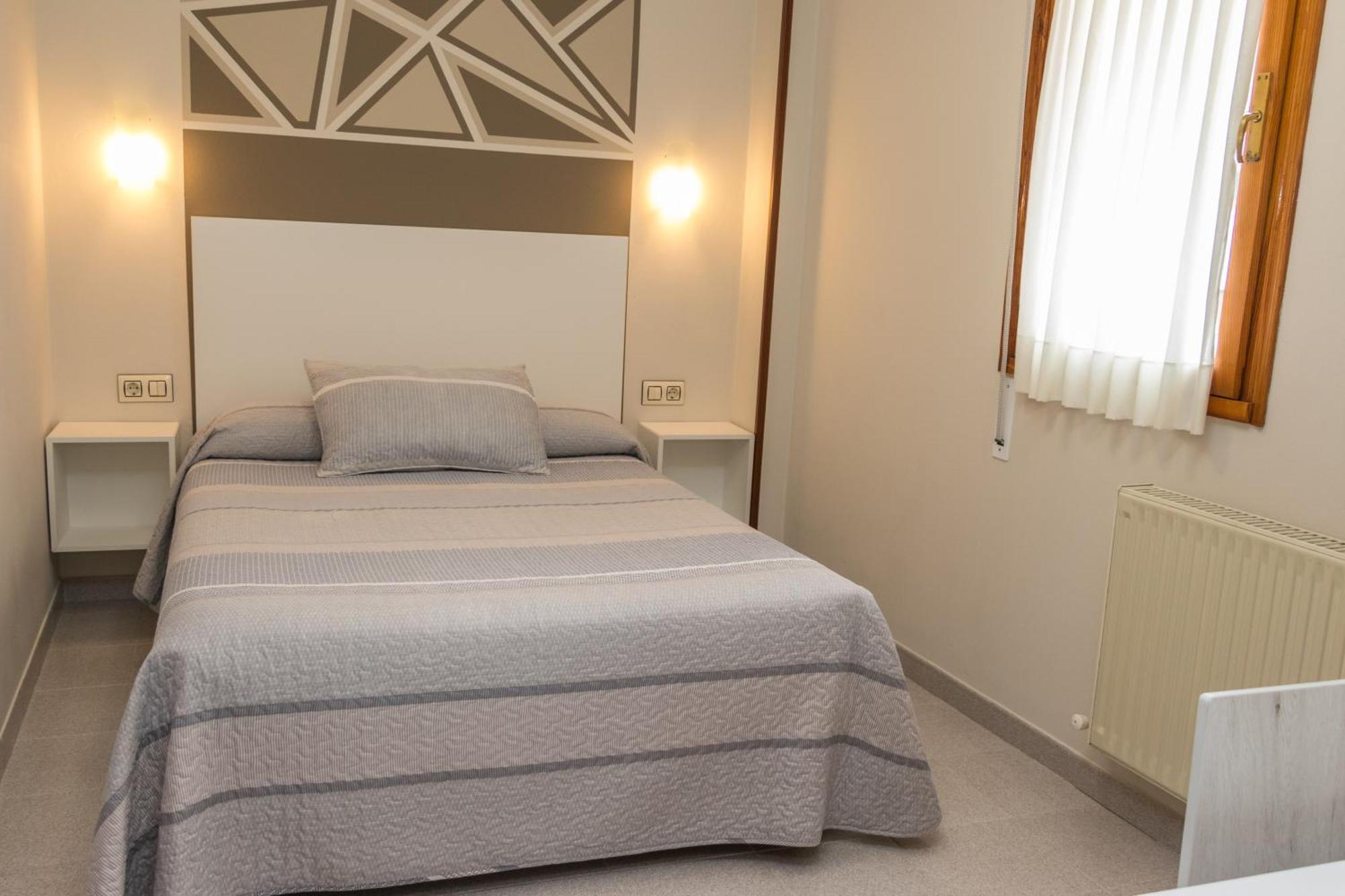Hotel Plaza Onís Kültér fotó