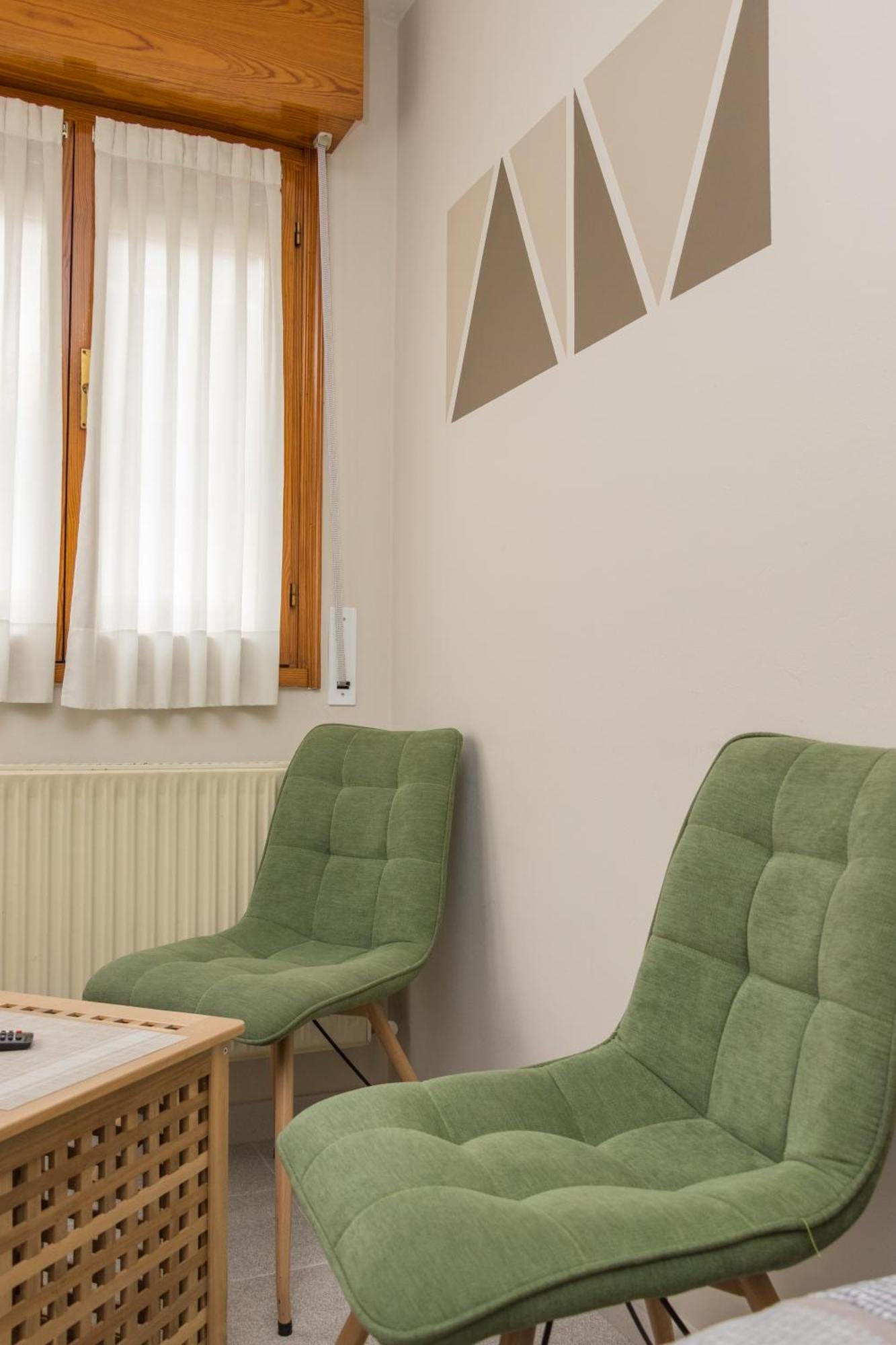 Hotel Plaza Onís Kültér fotó