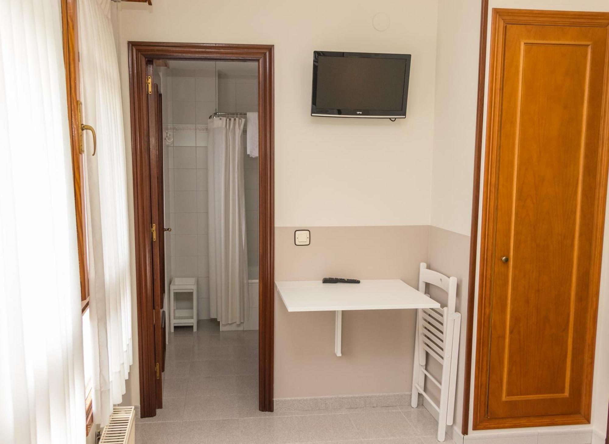 Hotel Plaza Onís Kültér fotó