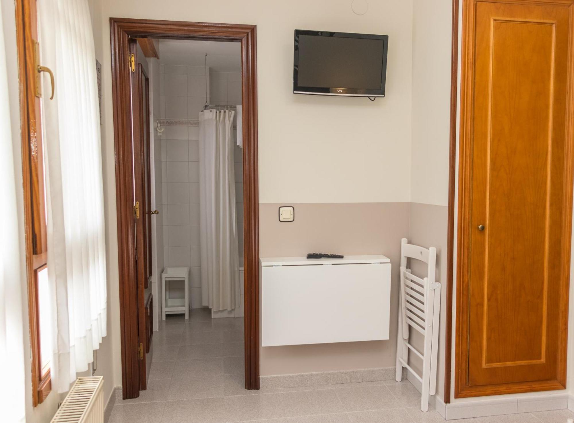 Hotel Plaza Onís Kültér fotó