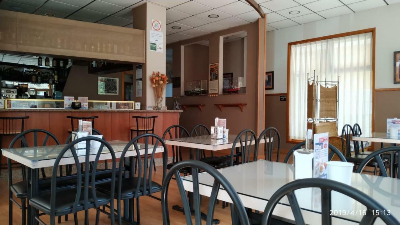 Hotel Plaza Onís Kültér fotó